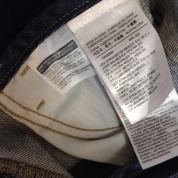 Levi's Jeans - Picture 6 of 16